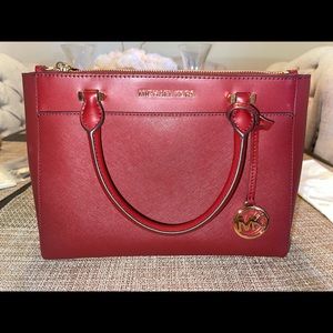 Size LG,color burgundy,satchel